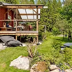 Hirsimökki Kansallispuistossa Espoo