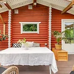 Lomamökit Hirsimökki Kansallispuistossa *