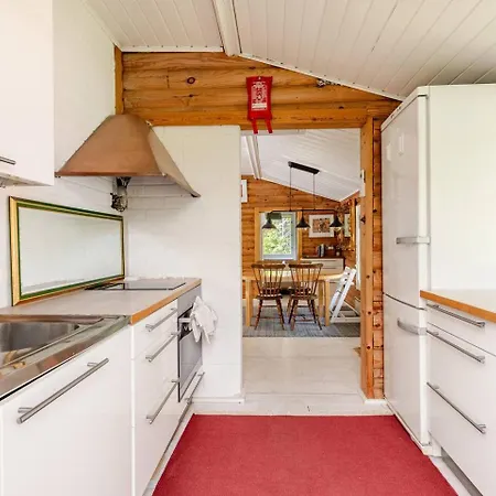 Hirsimökki Kansallispuistossa Espoo