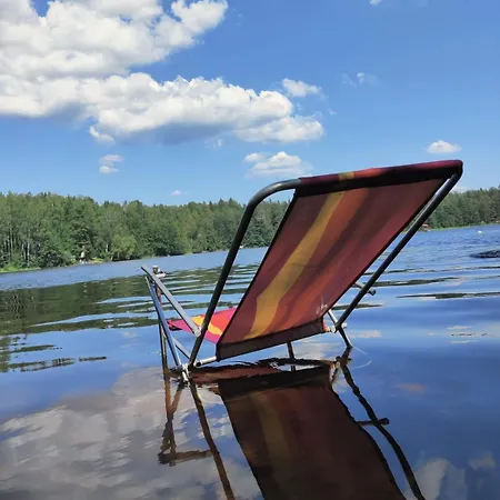 Lomamökit Hirsimökki Kansallispuistossa Espoo