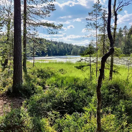 Hirsimökki Kansallispuistossa Espoo