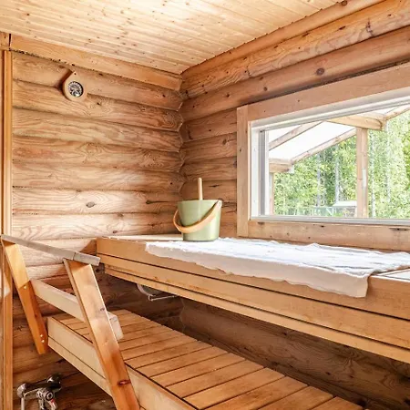 Hirsimökki Kansallispuistossa